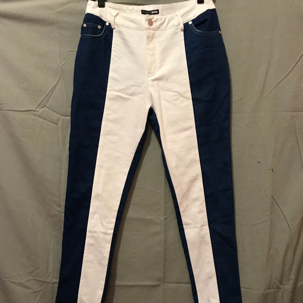 Médium Blue and White Denim